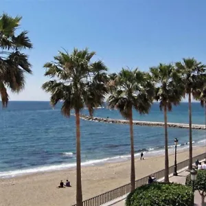 nuevo-y-lujoso-apartamento-en-marbella-centro-a-pie-de-playa.1costadelsol.com/